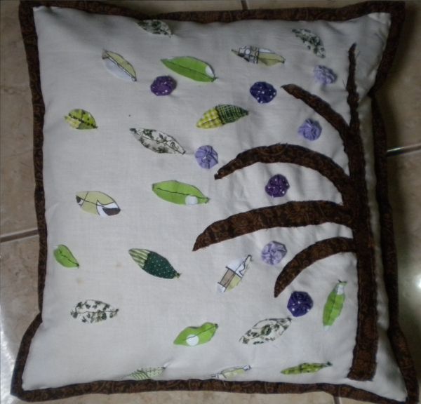 Almofada arvore com flores